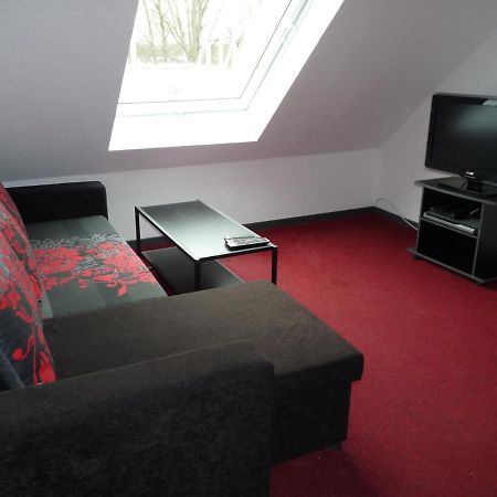 Ferienwohnung In Duesseldorf Hassel エクステリア 写真