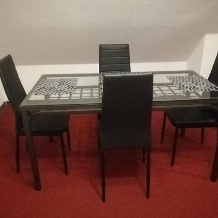 Ferienwohnung In Duesseldorf Hassel エクステリア 写真