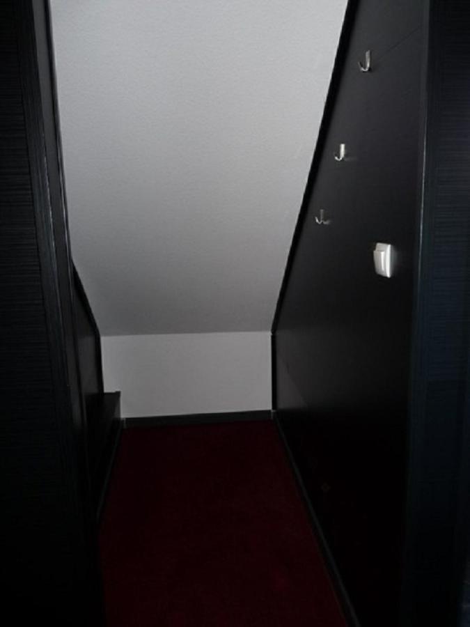 Ferienwohnung In Duesseldorf Hassel エクステリア 写真