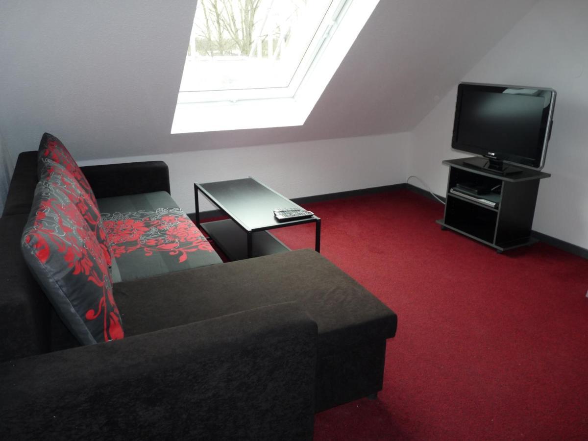 Ferienwohnung In Duesseldorf Hassel エクステリア 写真